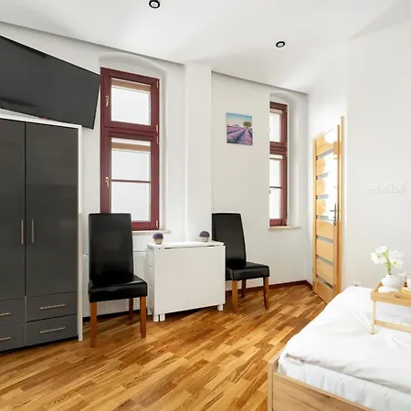 Przytulne Studio Very Berry W Centrum Poznania By Noclegi Renters Exterior photo
