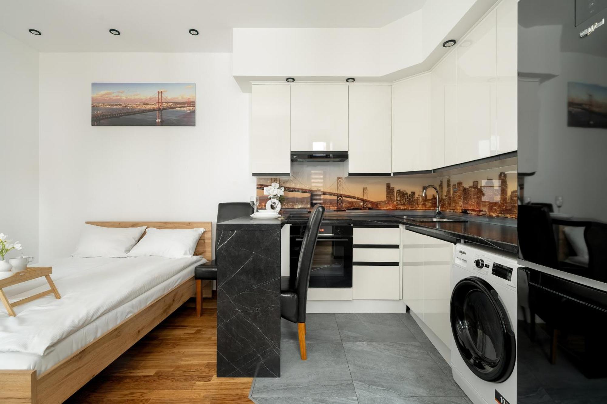 Przytulne Very Berry W Centrum Poznania By Renters